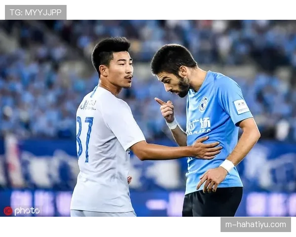 拉人犯规的判定标准：何为非法束缚与合理拼抢