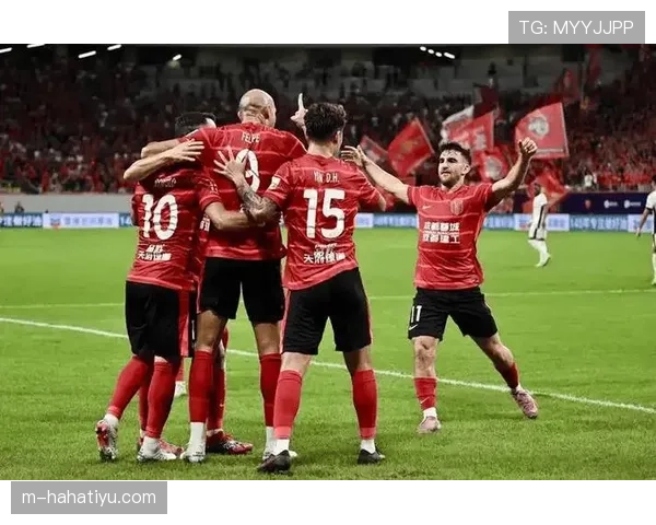 利物浦边锋连续强强对话撕开防线，进攻发起点前移主导比赛节奏